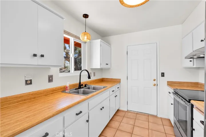 58773 Sunflower Drive, Yucca Valley, California 92284