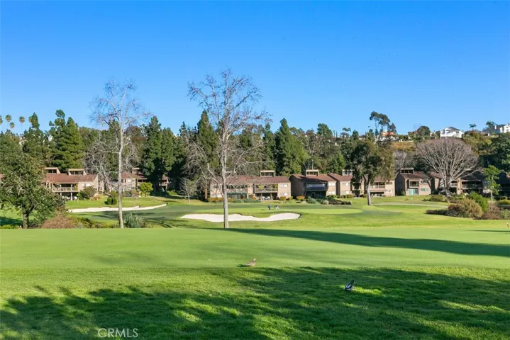 Private membership El Niguel golf course nearby