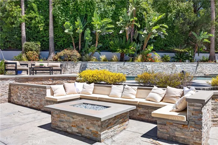 1377 Pathfinder Avenue, Westlake Village, California 91362