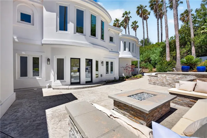 1377 Pathfinder Avenue, Westlake Village, California 91362