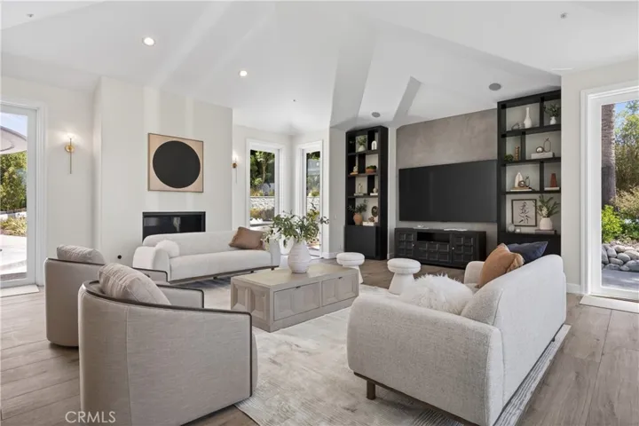 1377 Pathfinder Avenue, Westlake Village, California 91362