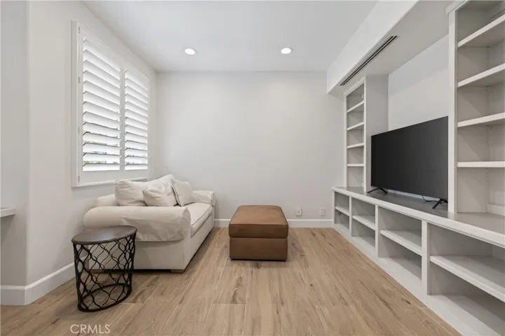 1377 Pathfinder Avenue, Westlake Village, California 91362