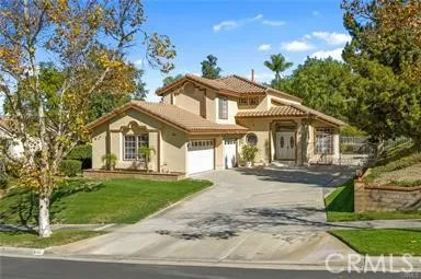1611 San Almada, Corona, California 92882