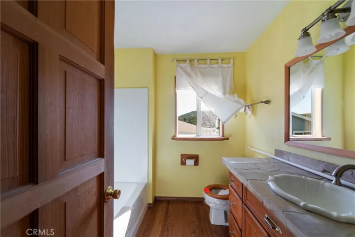 2nd Floor Bath