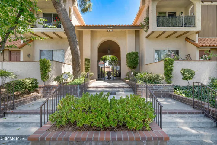 19545 Sherman Way  -  HsHProd-31