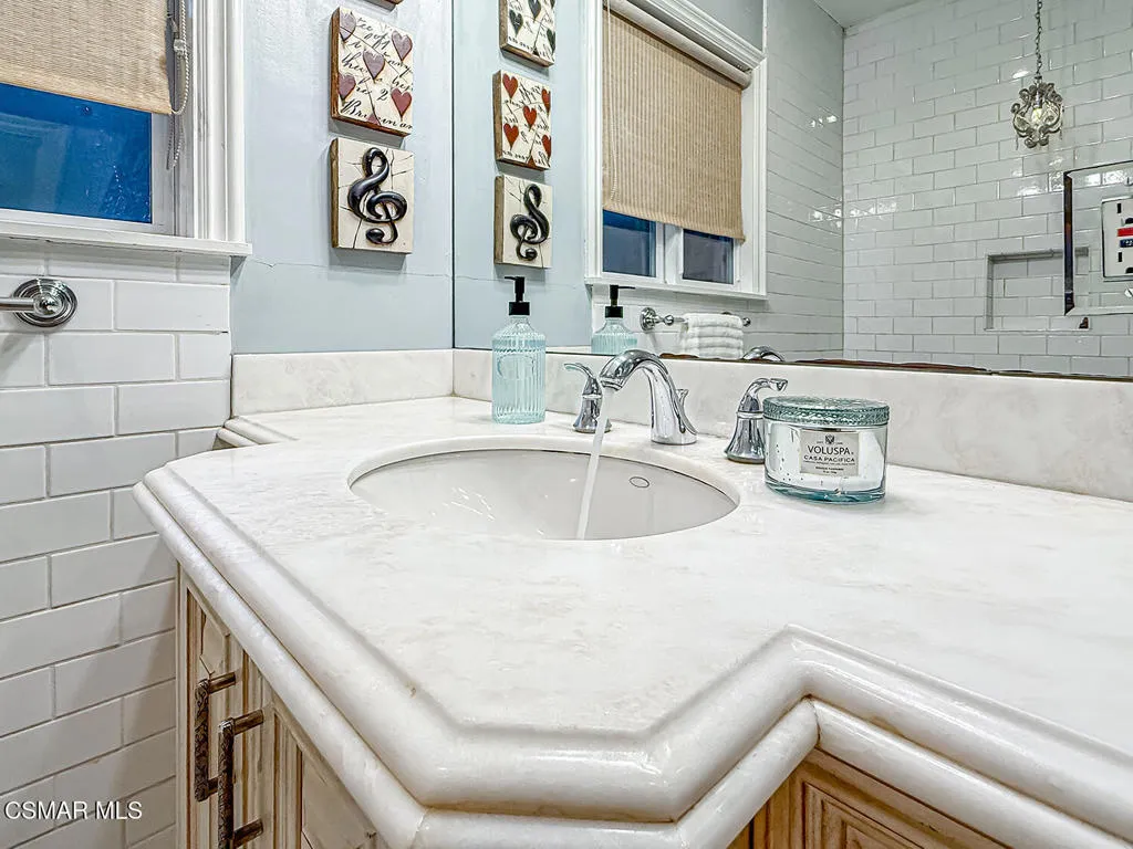 gBathroom2