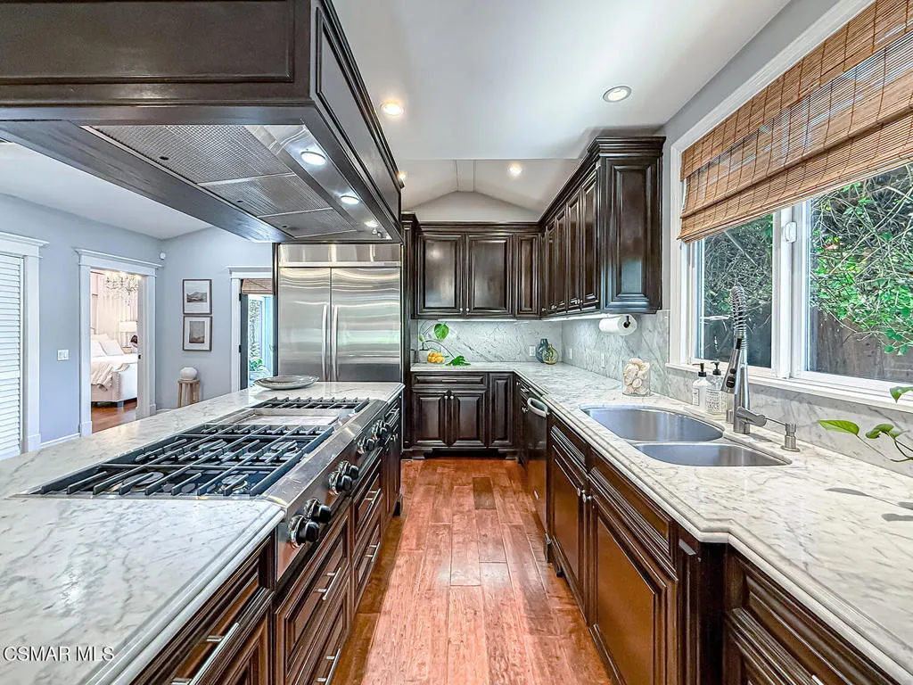 cKitchen and Dining5