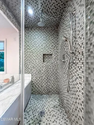 dPrimary Bedroom Suite10