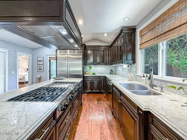 cKitchen and Dining5