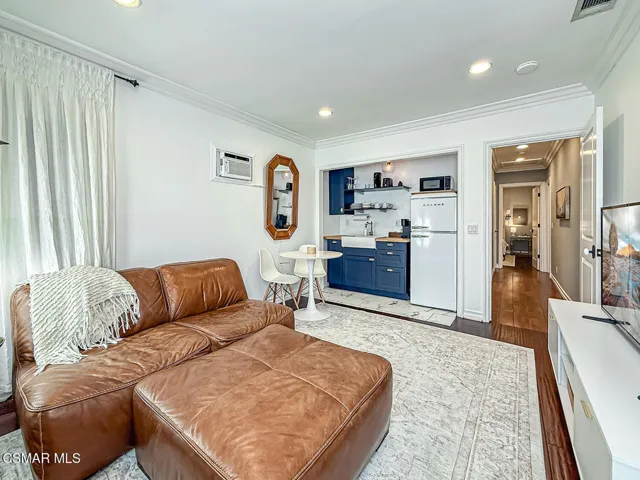 fSecond Entrance and Living7