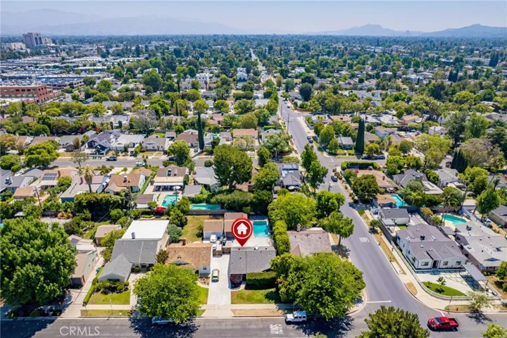 5806 Noble, Sherman Oaks, California 91411