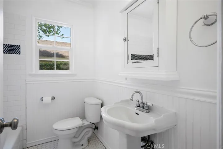 5806 Noble, Sherman Oaks, California 91411