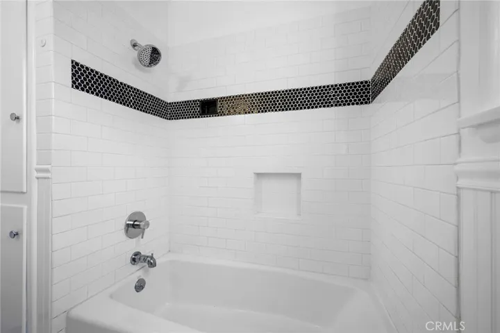 5806 Noble, Sherman Oaks, California 91411