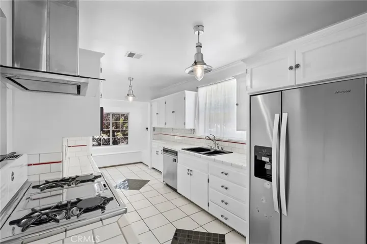 5806 Noble, Sherman Oaks, California 91411