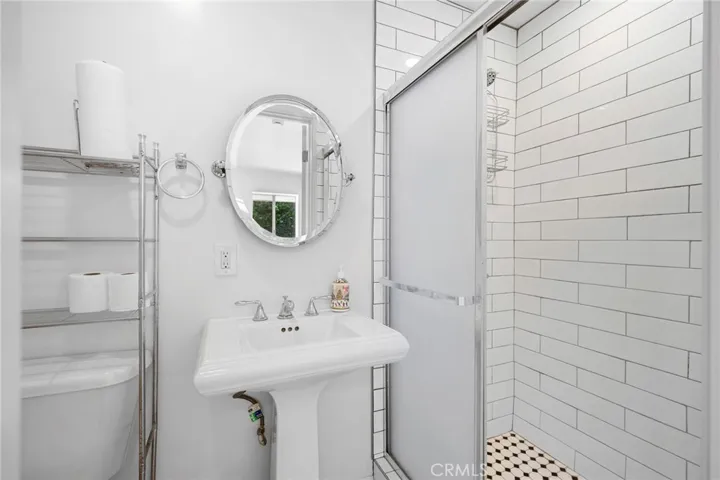 5806 Noble, Sherman Oaks, California 91411