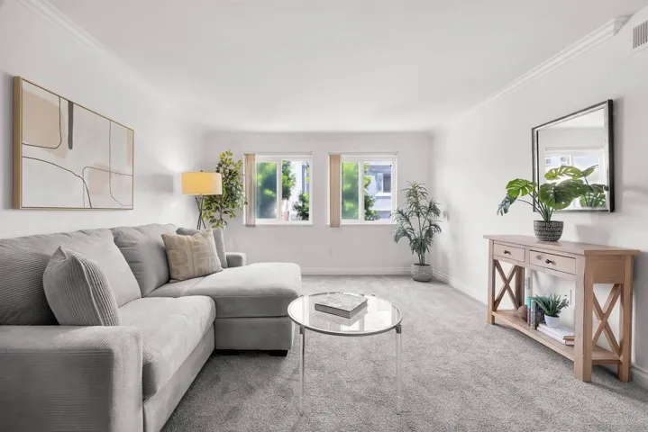 1756 Essex 206, San Diego, California 92103