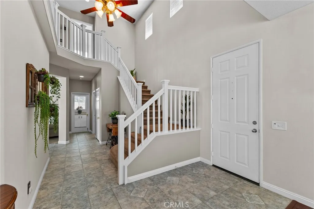 Vaulted Ceiling Entry