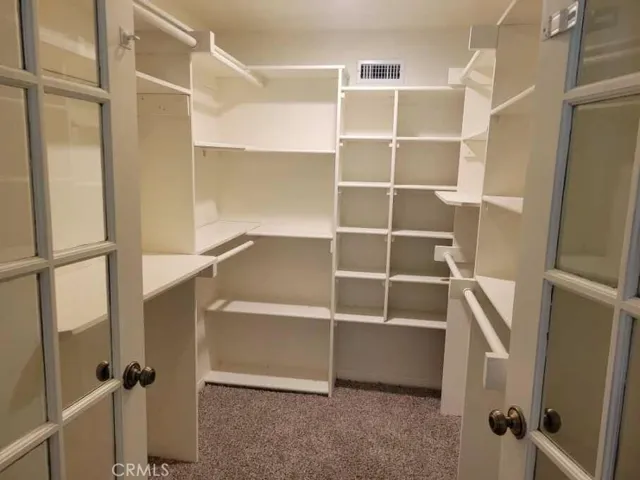 Lower walk-in closet
