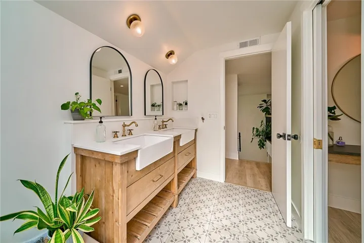 4841 Windsong, La Palma, California 90623