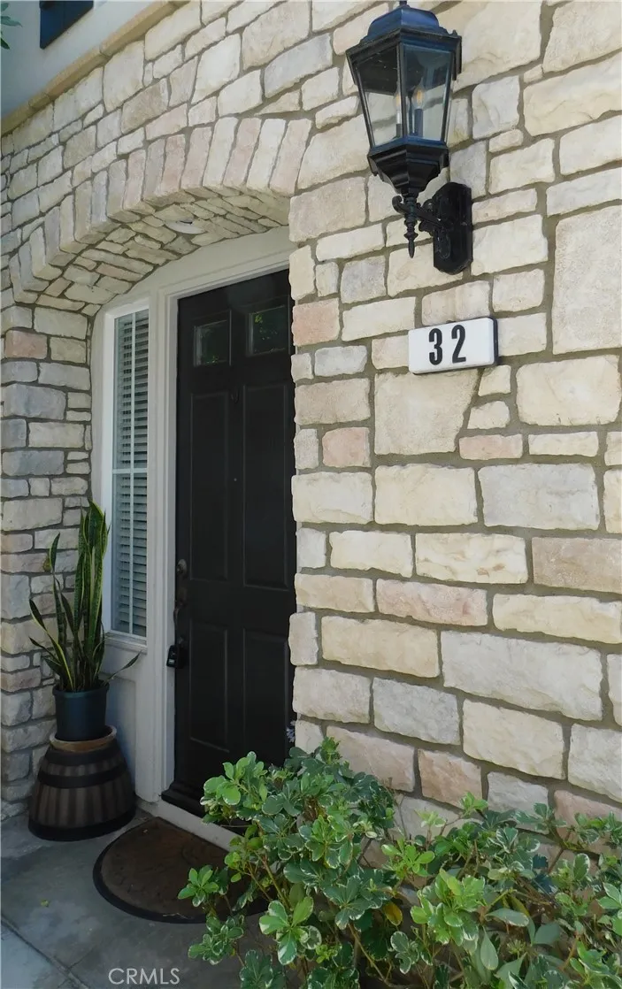 Private entrance that "feels" like a single family home - garage access from inside the door.