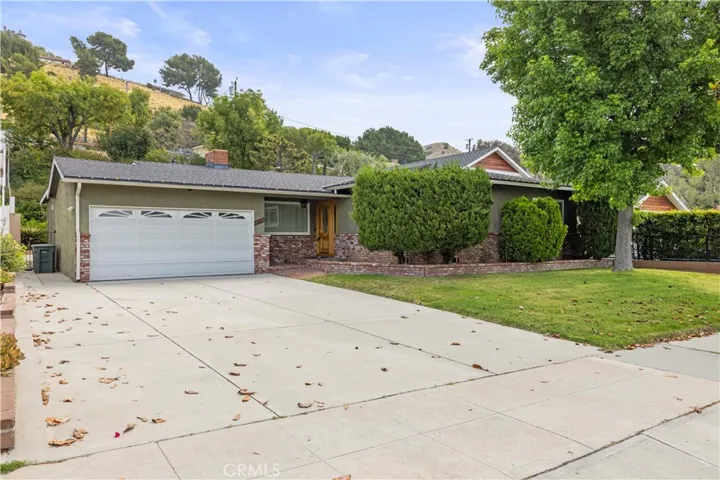 2724 N Kenneth, Burbank, California 91504