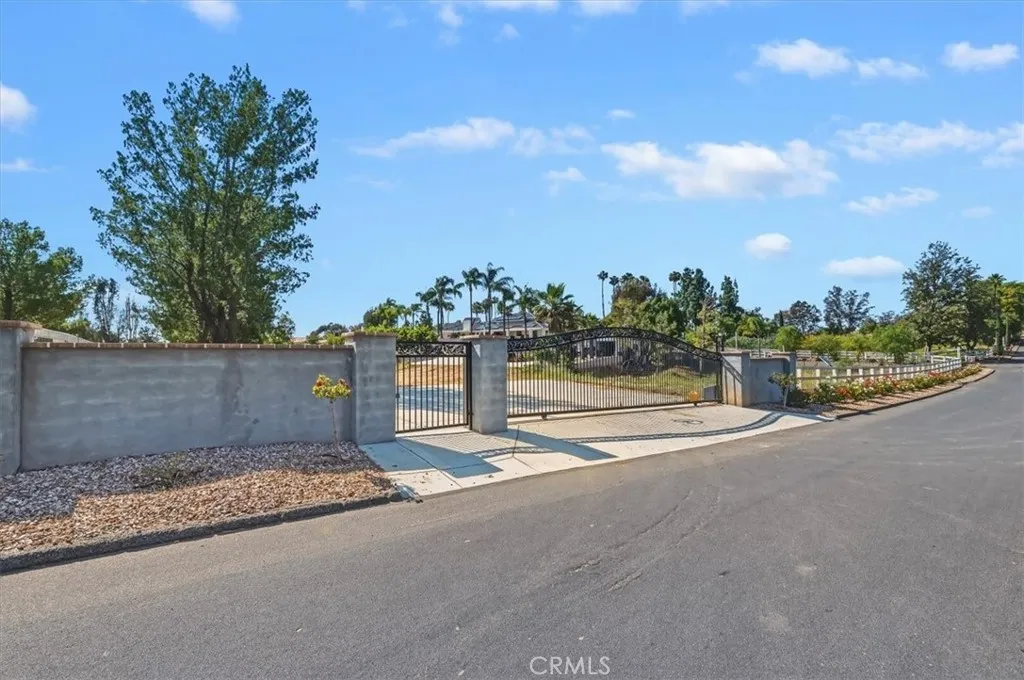 RV side gate