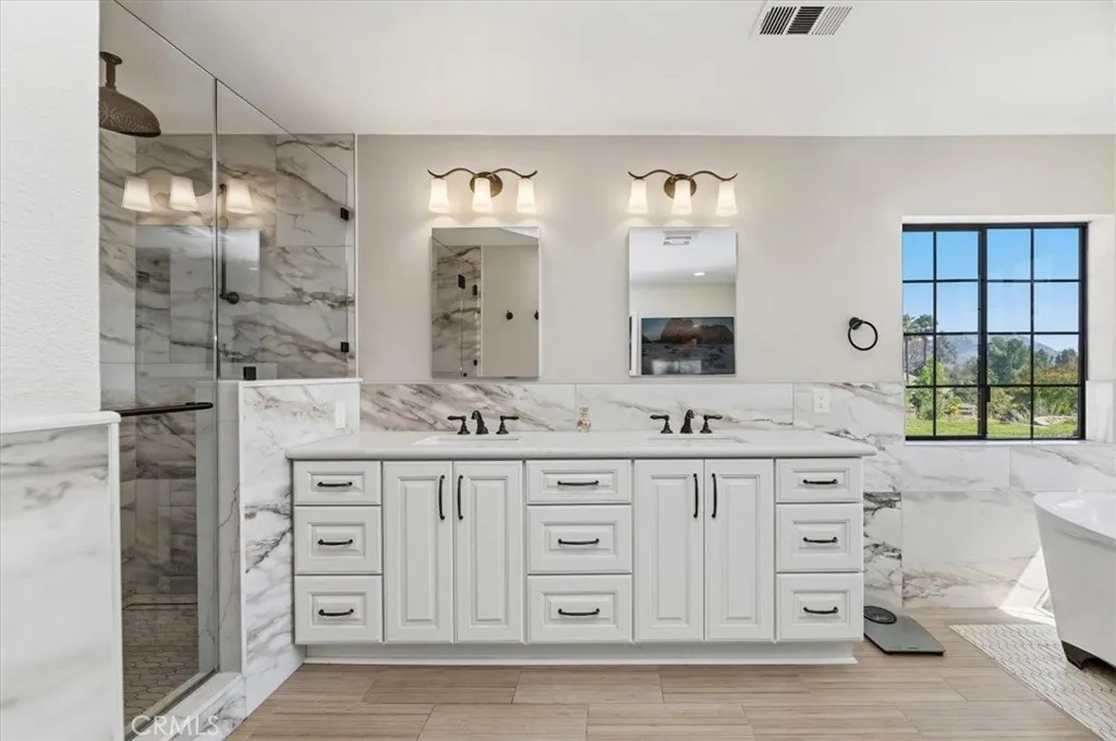 Primary bath