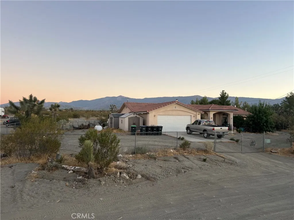 2825 Del Rosa, Phelan, California 92371 — photo 4