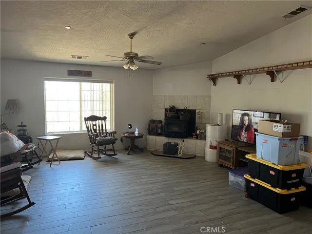 2825 Del Rosa, Phelan, California 92371