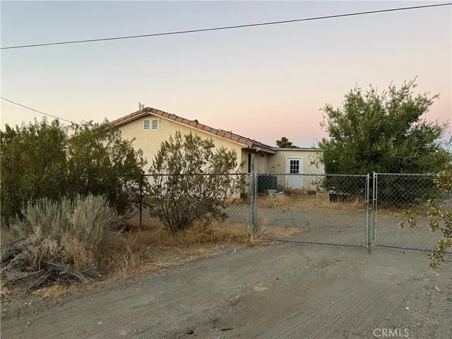2825 Del Rosa, Phelan, California 92371