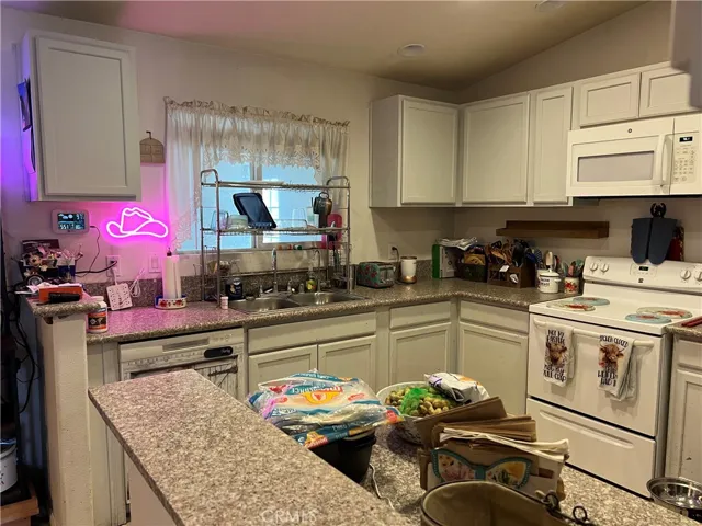 2825 Del Rosa, Phelan, California 92371
