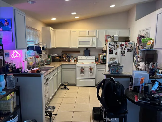 2825 Del Rosa, Phelan, California 92371