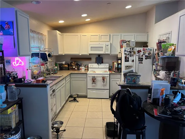 2825 Del Rosa, Phelan, California 92371