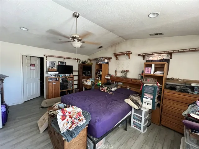 2825 Del Rosa, Phelan, California 92371