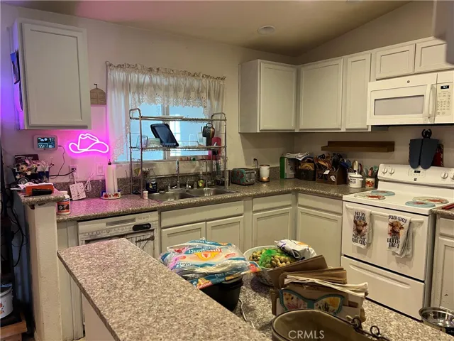 2825 Del Rosa, Phelan, California 92371
