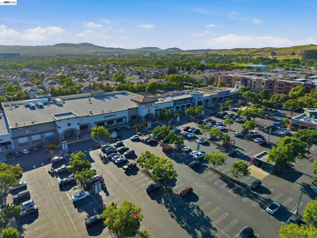 Safeway - waterford complex - wells fargo, CSAA, BOFA, Koi Palace restaurant