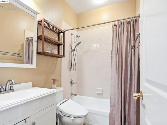full bathroom 2
