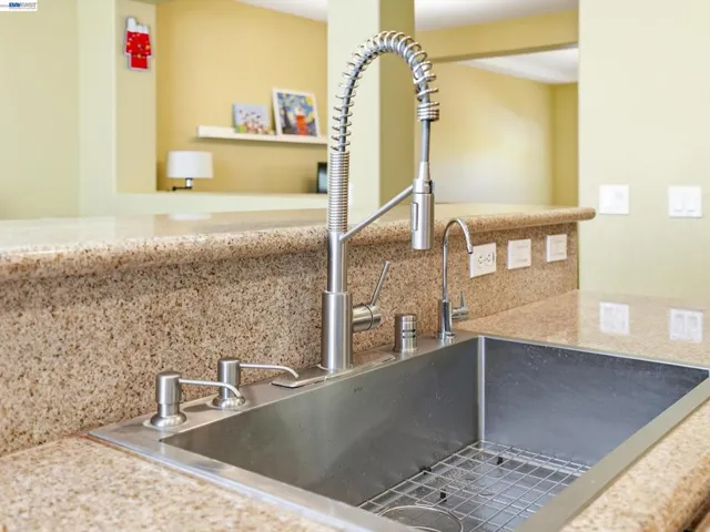 one-bowl sink