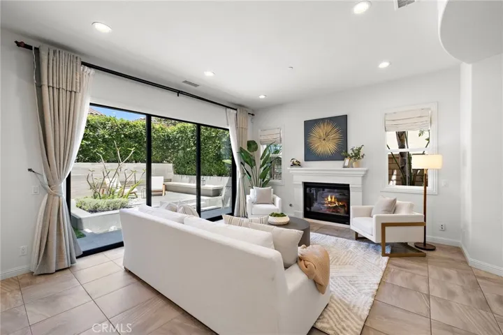 27 Heron, Lake Forest, California 92630