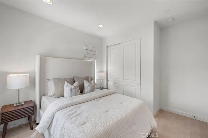27 Heron, Lake Forest, California 92630