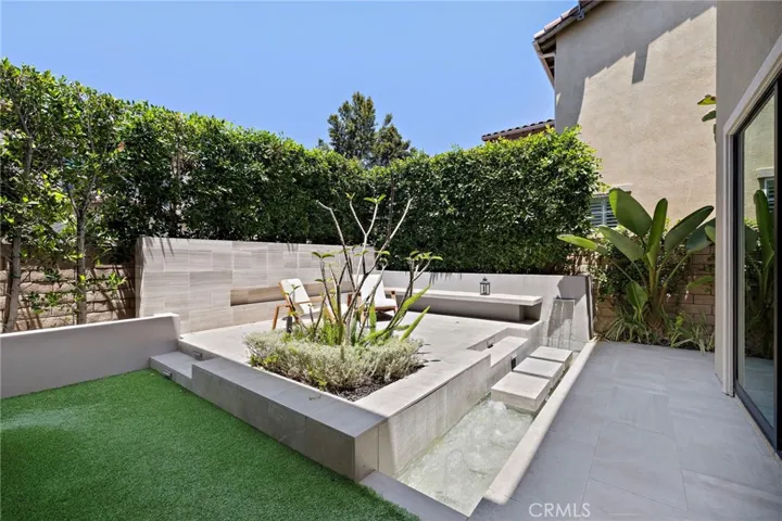 27 Heron, Lake Forest, California 92630