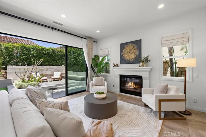 27 Heron, Lake Forest, California 92630
