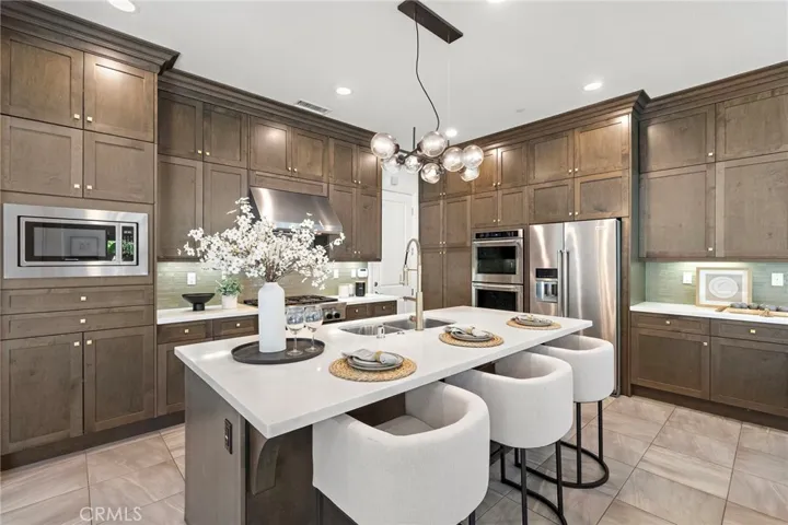 27 Heron, Lake Forest, California 92630