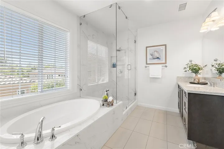27 Heron, Lake Forest, California 92630