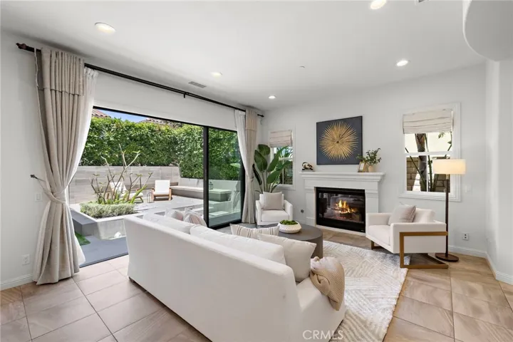 27 Heron, Lake Forest, California 92630