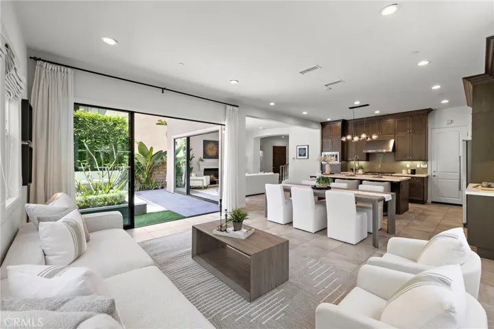 27 Heron, Lake Forest, California 92630
