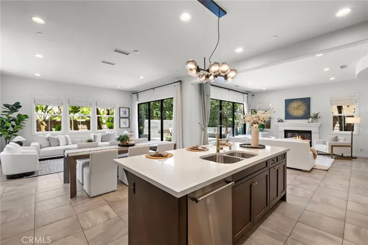 27 Heron, Lake Forest, California 92630