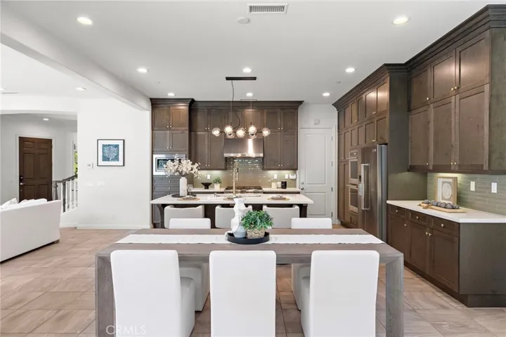 27 Heron, Lake Forest, California 92630