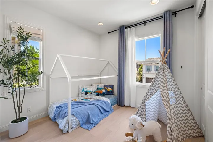 27 Heron, Lake Forest, California 92630