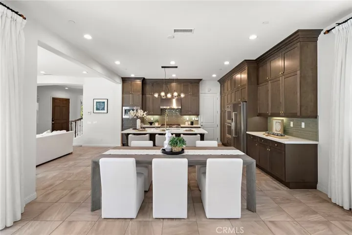 27 Heron, Lake Forest, California 92630